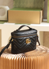 Gucci GG Marmont bag  Size：19*13*7cm