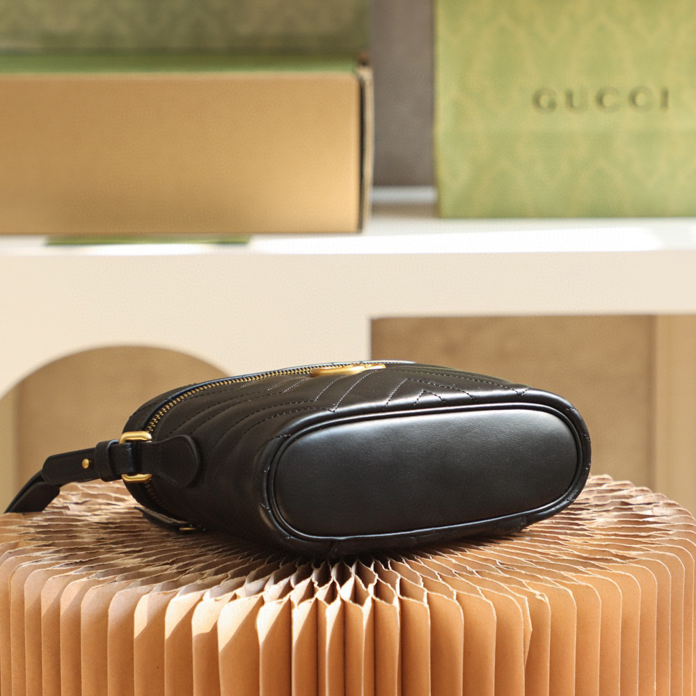 Gucci GG Marmont bag  Size：19*13*7cm