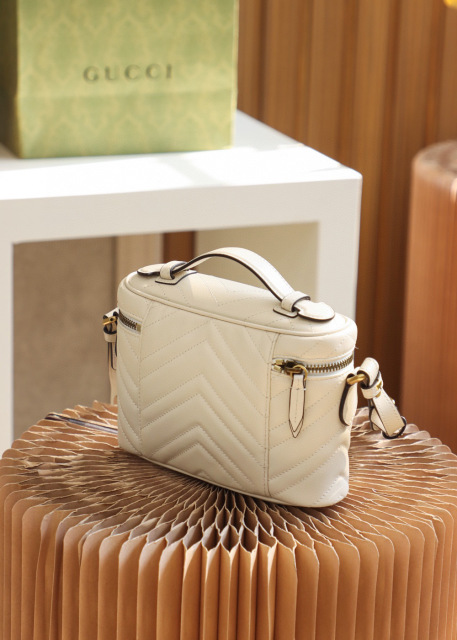 Gucci GG Marmont Tasche Größe: 19*13*7cm