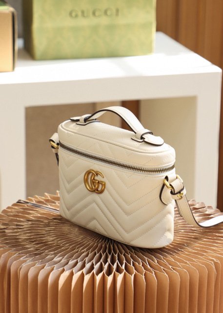Gucci GG Marmont Tasche Größe: 19*13*7cm