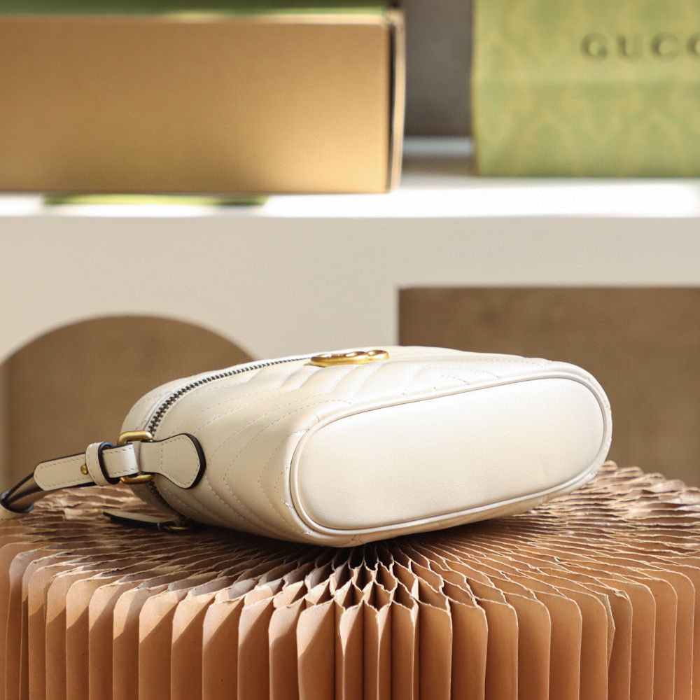 Gucci GG Marmont Tasche Größe: 19*13*7cm