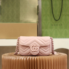 Gucci GG Marmont Tasche Größe: 16,5 x 10 x 5 cm