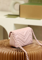 Gucci GG Marmont Tasche Größe: 16,5 x 10 x 5 cm