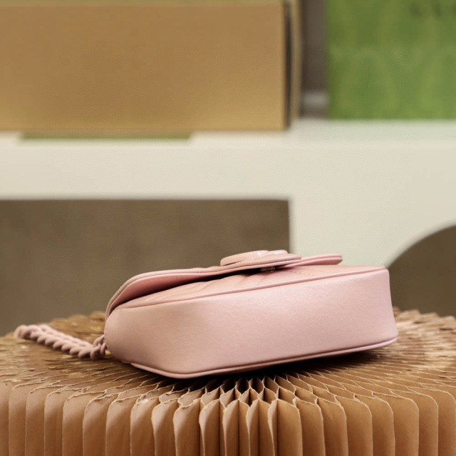 Gucci GG Marmont Tasche Größe: 16,5 x 10 x 5 cm