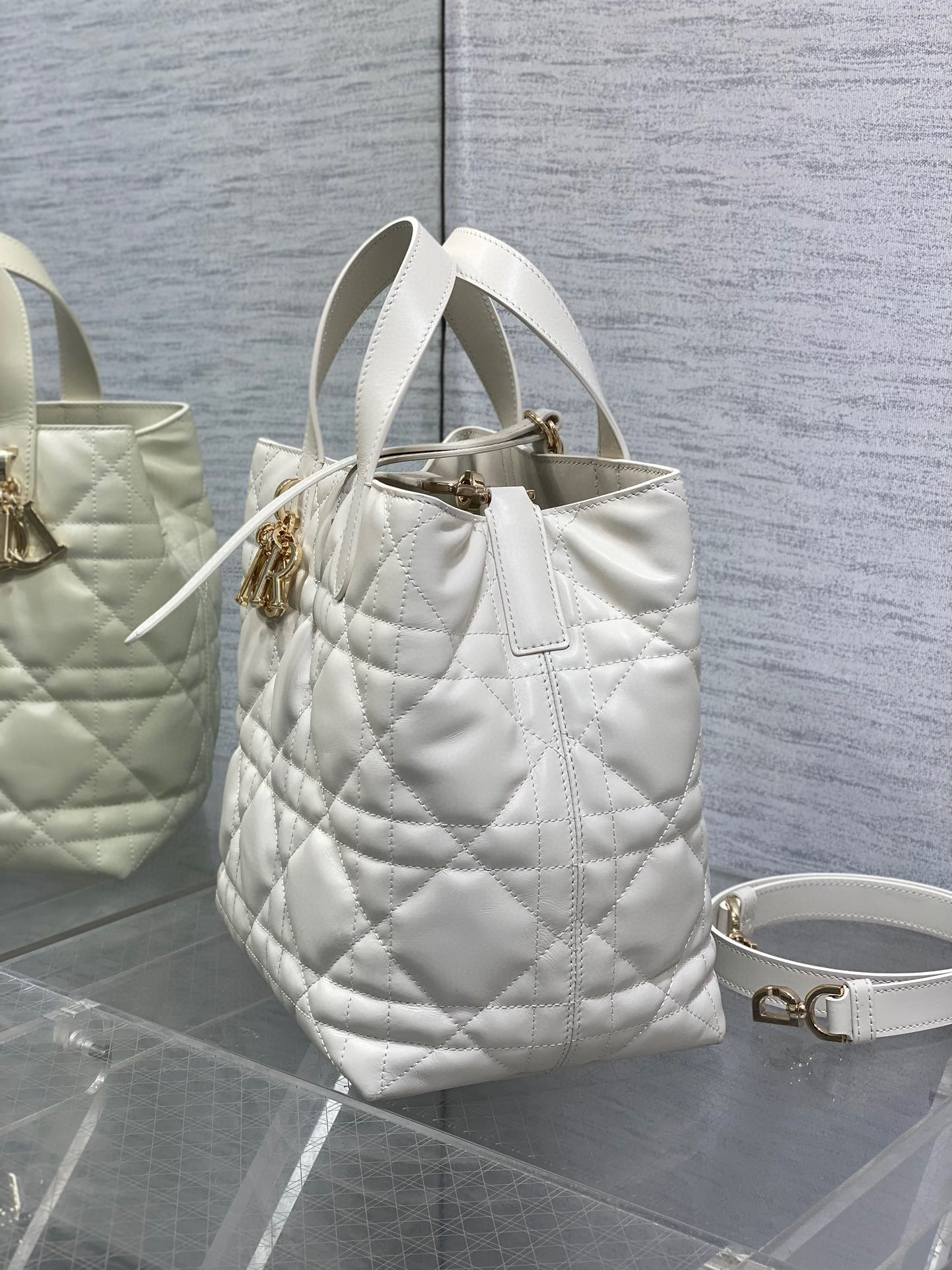 Beg Christian Dior Toujours Saiz：20*18.5*22sm