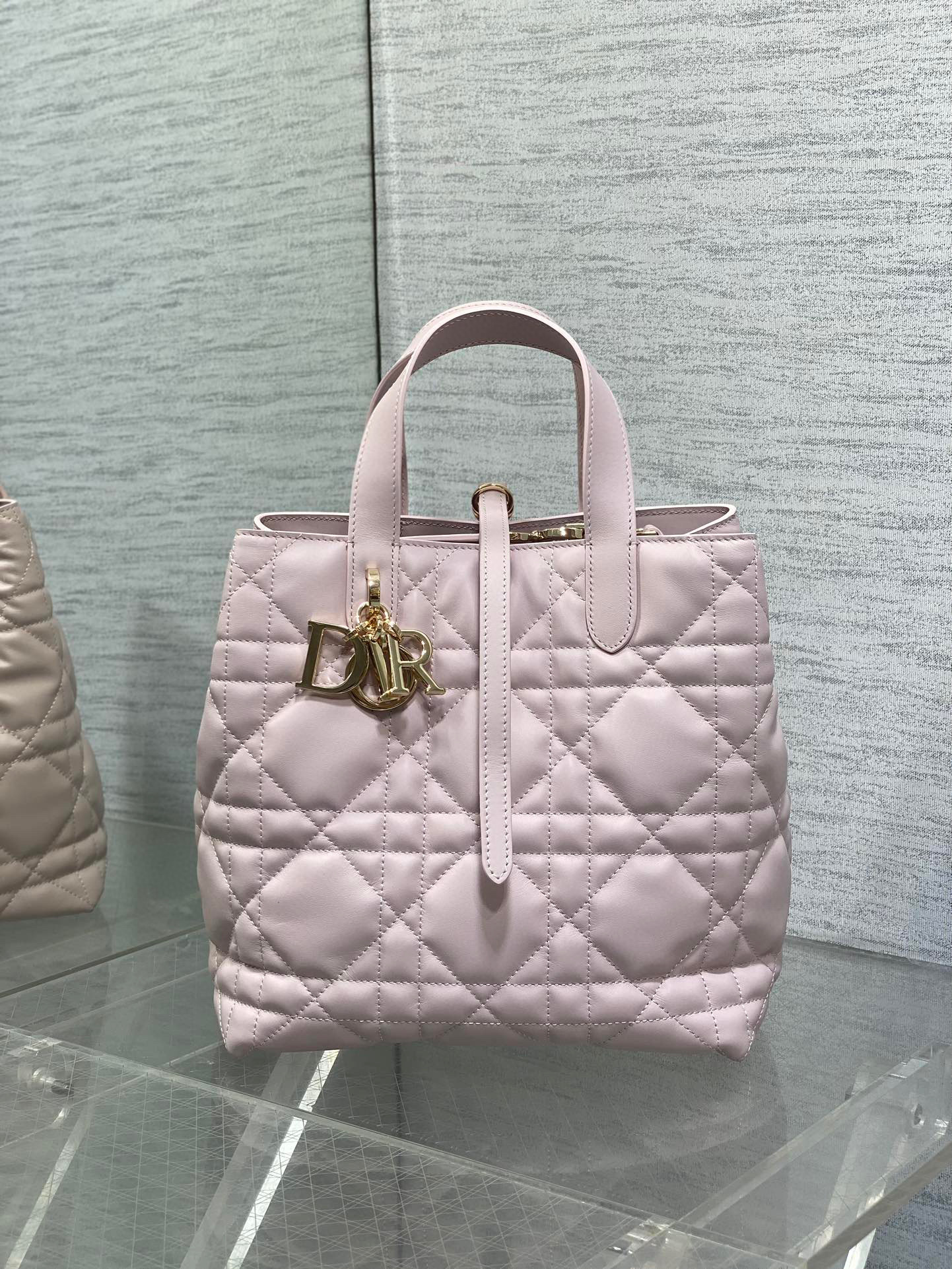 Christian Dior Toujours Tasche, Größe: 20 x 18,5 x 22 cm