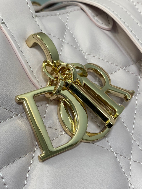Christian Dior Toujours Tasche, Größe: 20 x 18,5 x 22 cm
