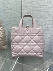 Christian Dior Toujours Tasche, Größe: 20 x 18,5 x 22 cm