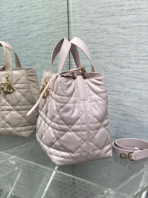 Christian Dior Toujours Tasche, Größe: 20 x 18,5 x 22 cm