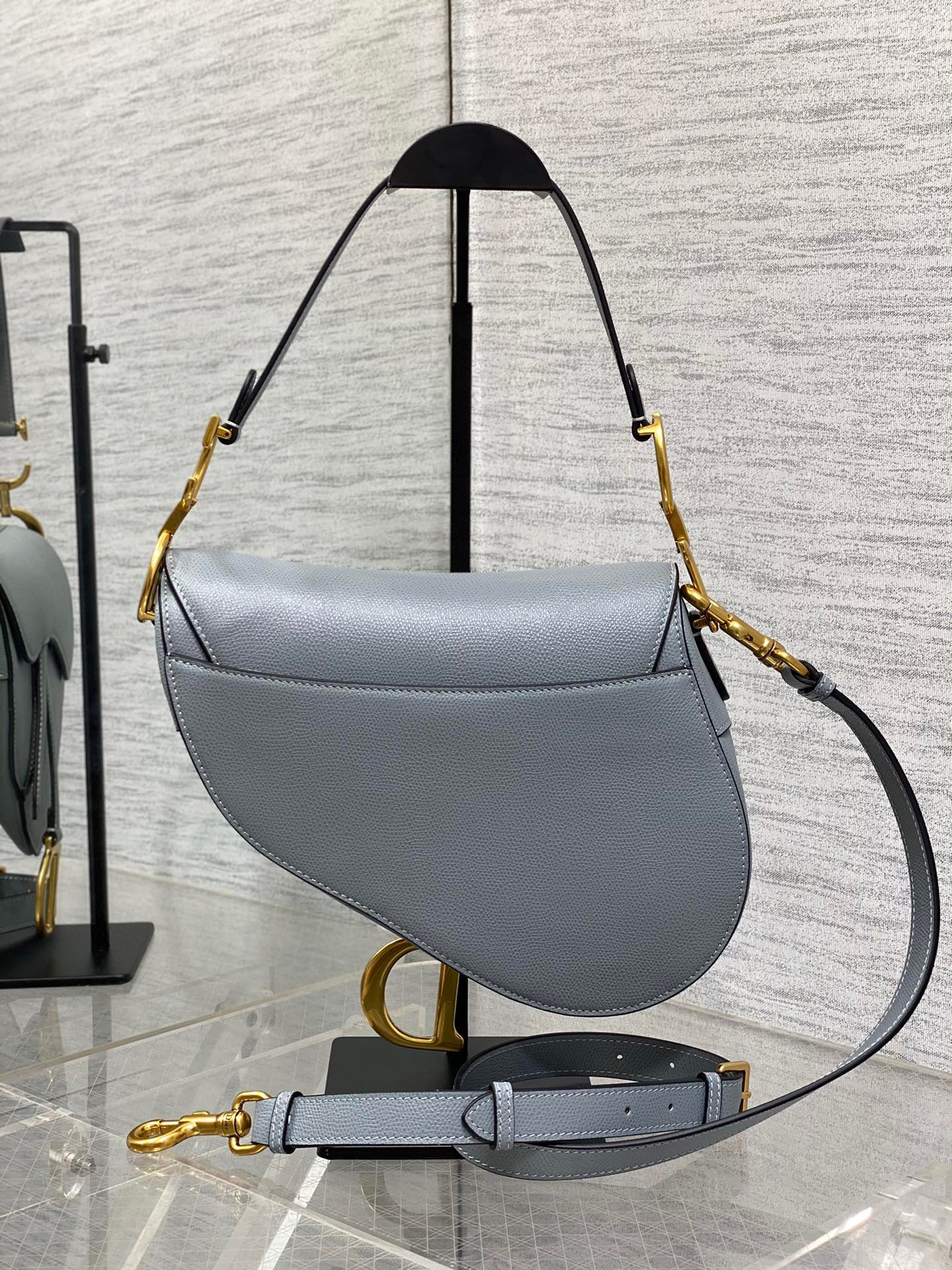 Christian Dior CD saddle Size：24*18*6cm