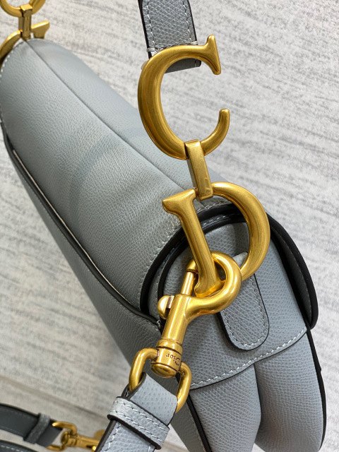 Christian Dior CD saddle Size：24*18*6cm
