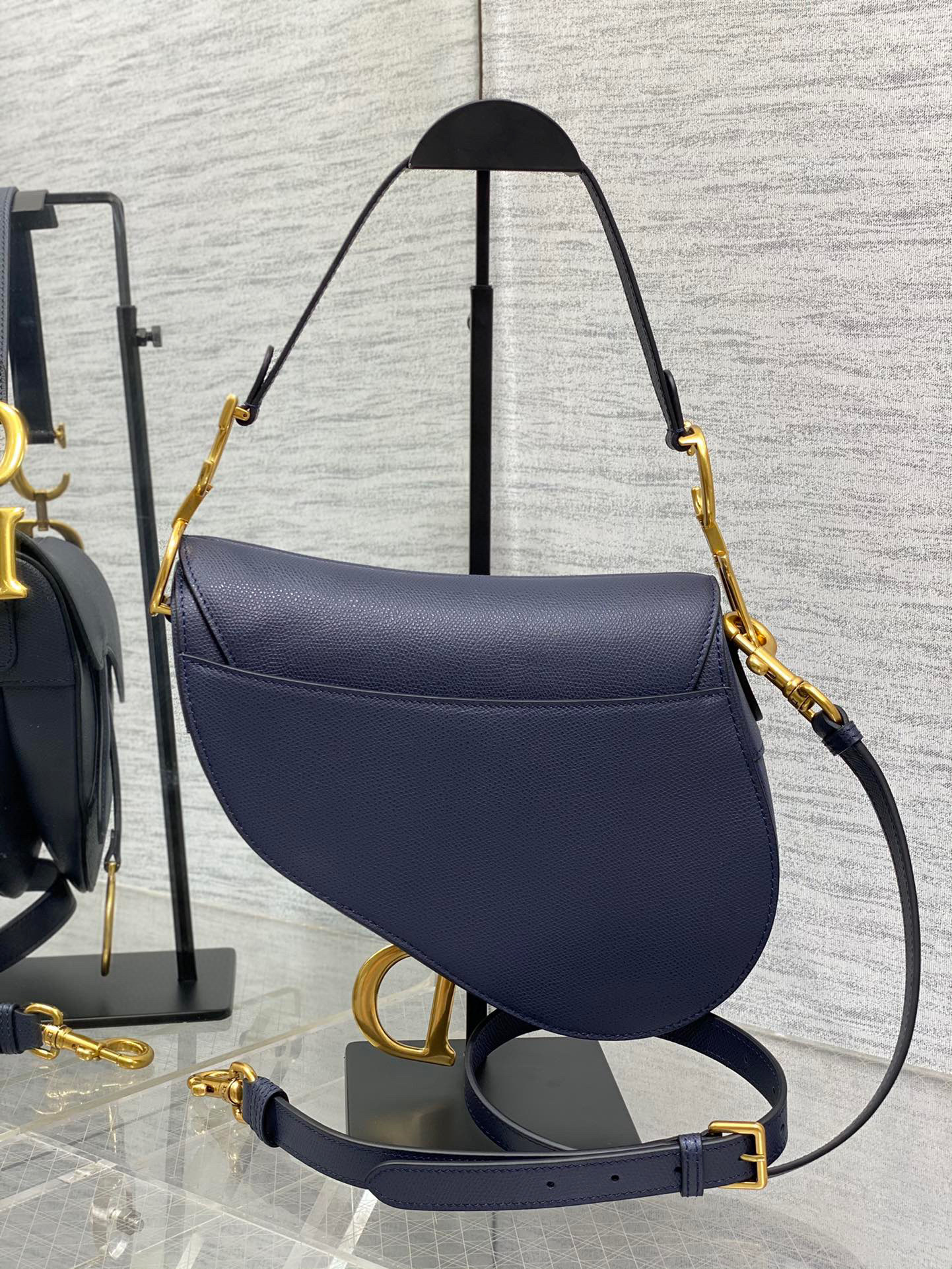 Christian Dior CD saddle Size：24*18*6cm