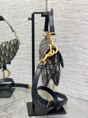 Christian Dior CD saddle Size：17*15*5cm