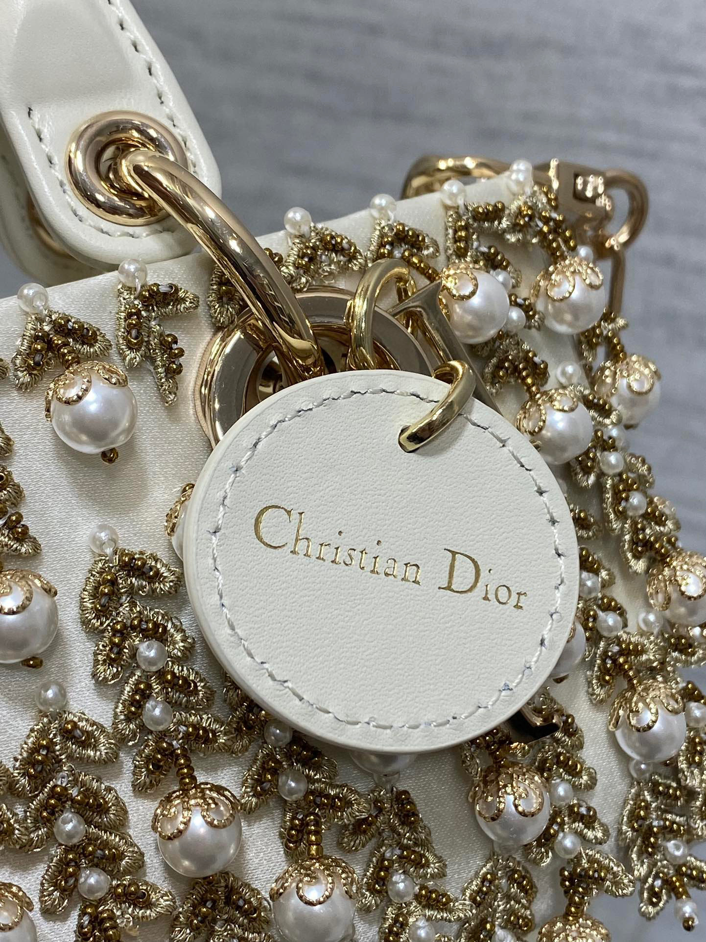 Christian Dior lady limited edition  Size：22*11*6cm