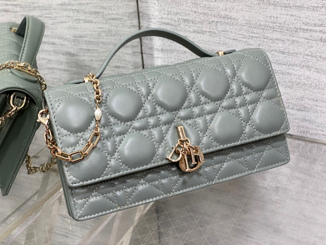 Beg klac rantai Christian Dior Pearl Saiz：21*11*5sm