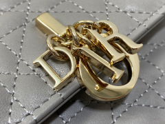 Christian Dior Clutch mit Perlenkette, Größe: 21 x 11 x 5 cm