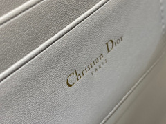 Christian Dior Clutch mit Perlenkette, Größe: 21 x 11 x 5 cm