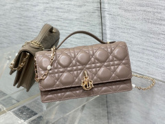 Borsa a mano con catena di perle Christian Dior Dimensioni: 21*11*5cm