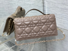 Borsa a mano con catena di perle Christian Dior Dimensioni: 21*11*5cm