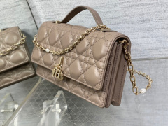 Borsa a mano con catena di perle Christian Dior Dimensioni: 21*11*5cm