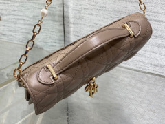 Borsa a mano con catena di perle Christian Dior Dimensioni: 21*11*5cm