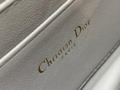 Borsa a mano con catena di perle Christian Dior Dimensioni: 21*11*5cm