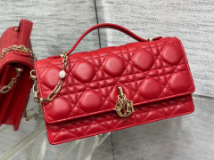 Christian Dior Clutch mit Perlenkette, Größe: 21 x 11 x 5 cm