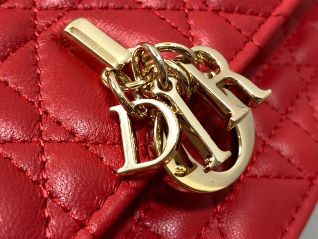 Christian Dior Clutch mit Perlenkette, Größe: 21 x 11 x 5 cm