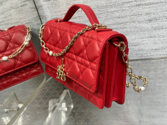 Christian Dior Clutch mit Perlenkette, Größe: 21 x 11 x 5 cm