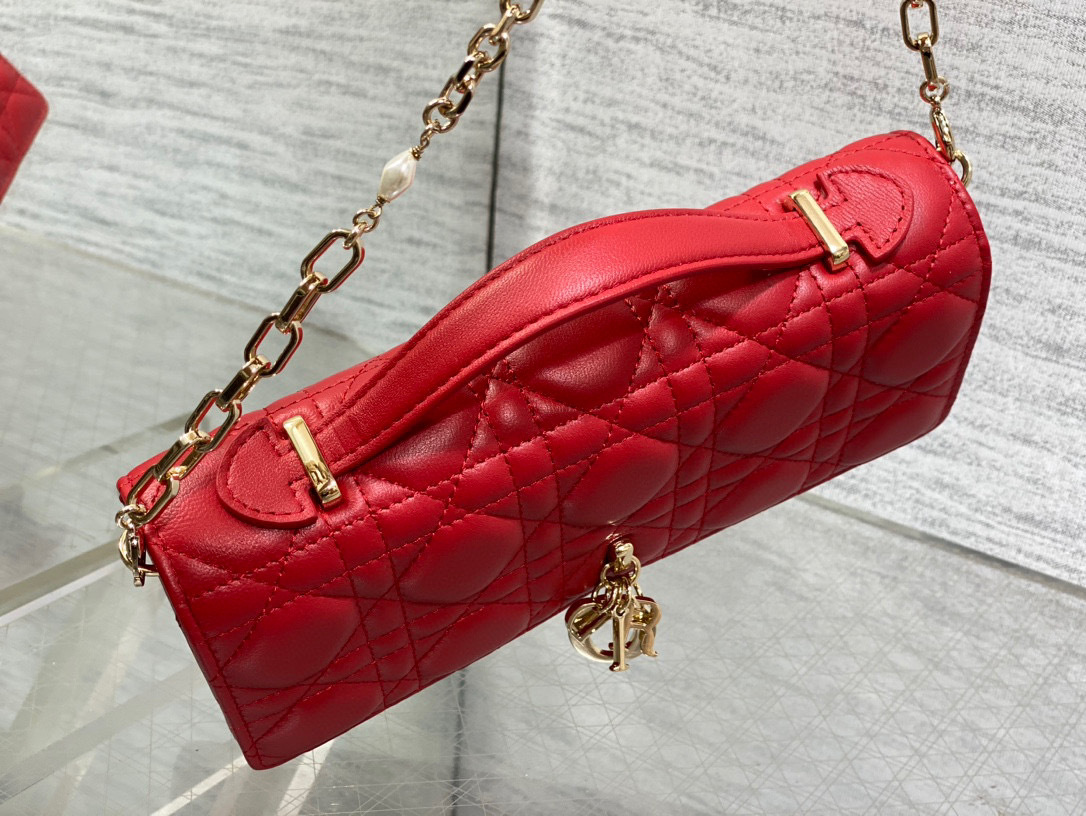 Christian Dior Clutch mit Perlenkette, Größe: 21 x 11 x 5 cm