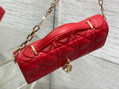 Christian Dior Clutch mit Perlenkette, Größe: 21 x 11 x 5 cm