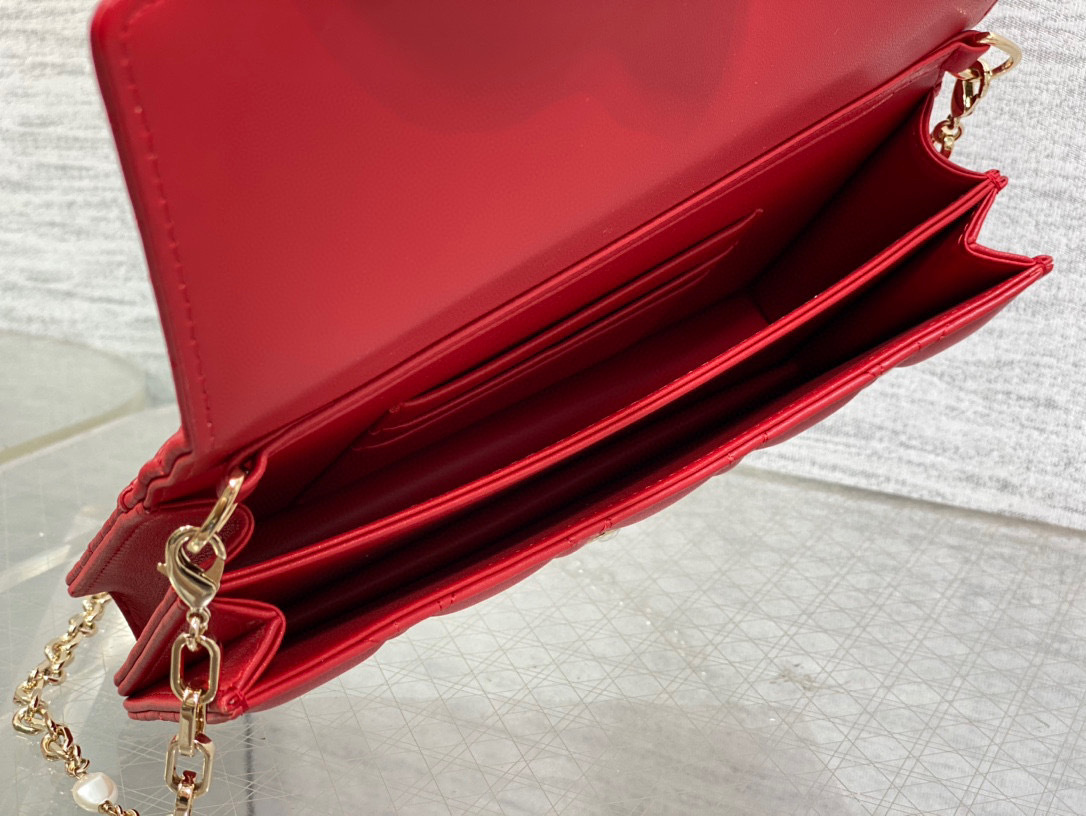 Christian Dior Clutch mit Perlenkette, Größe: 21 x 11 x 5 cm