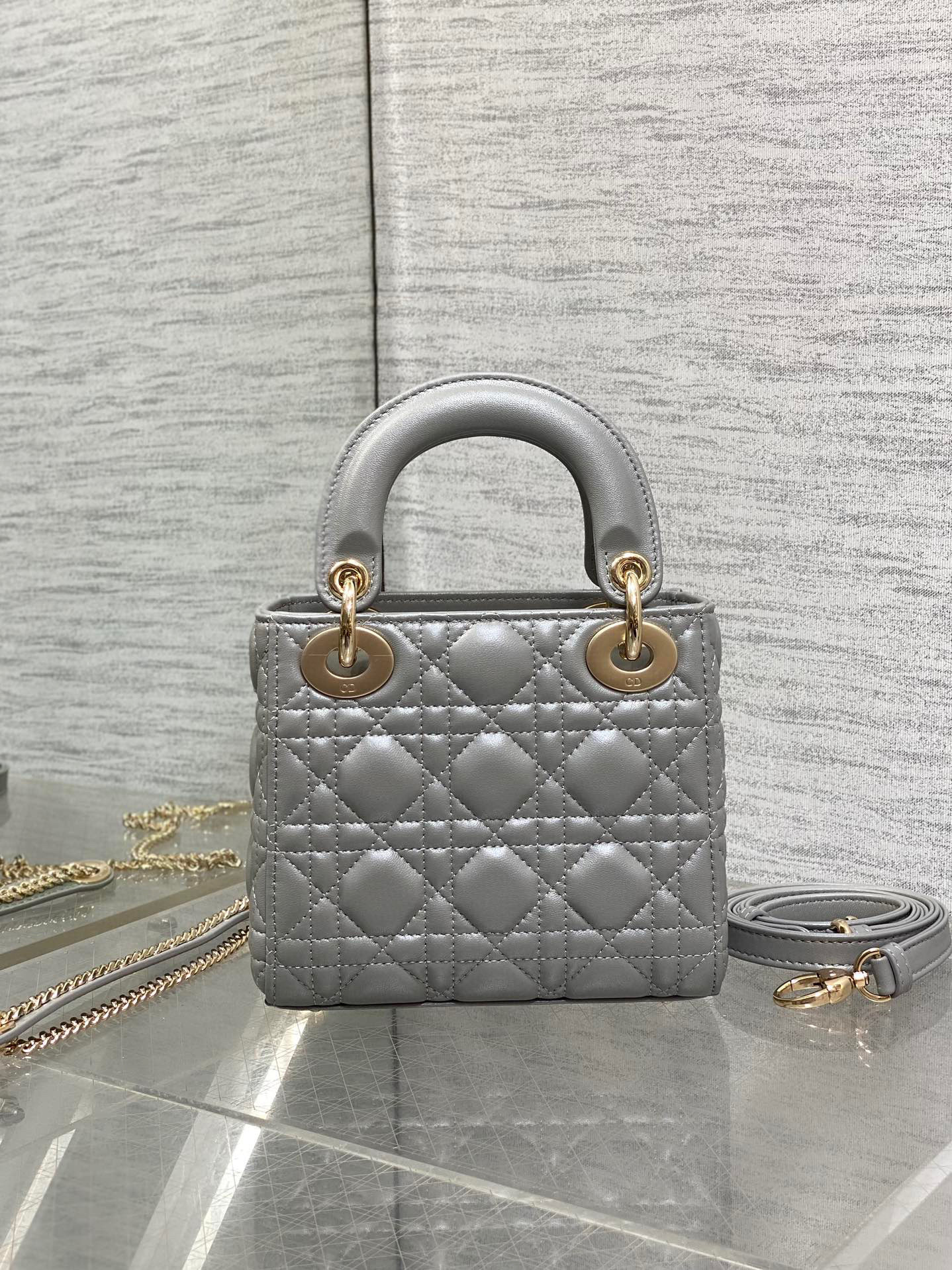 Christian Dior lady Sange Saiz：17*15*7cm