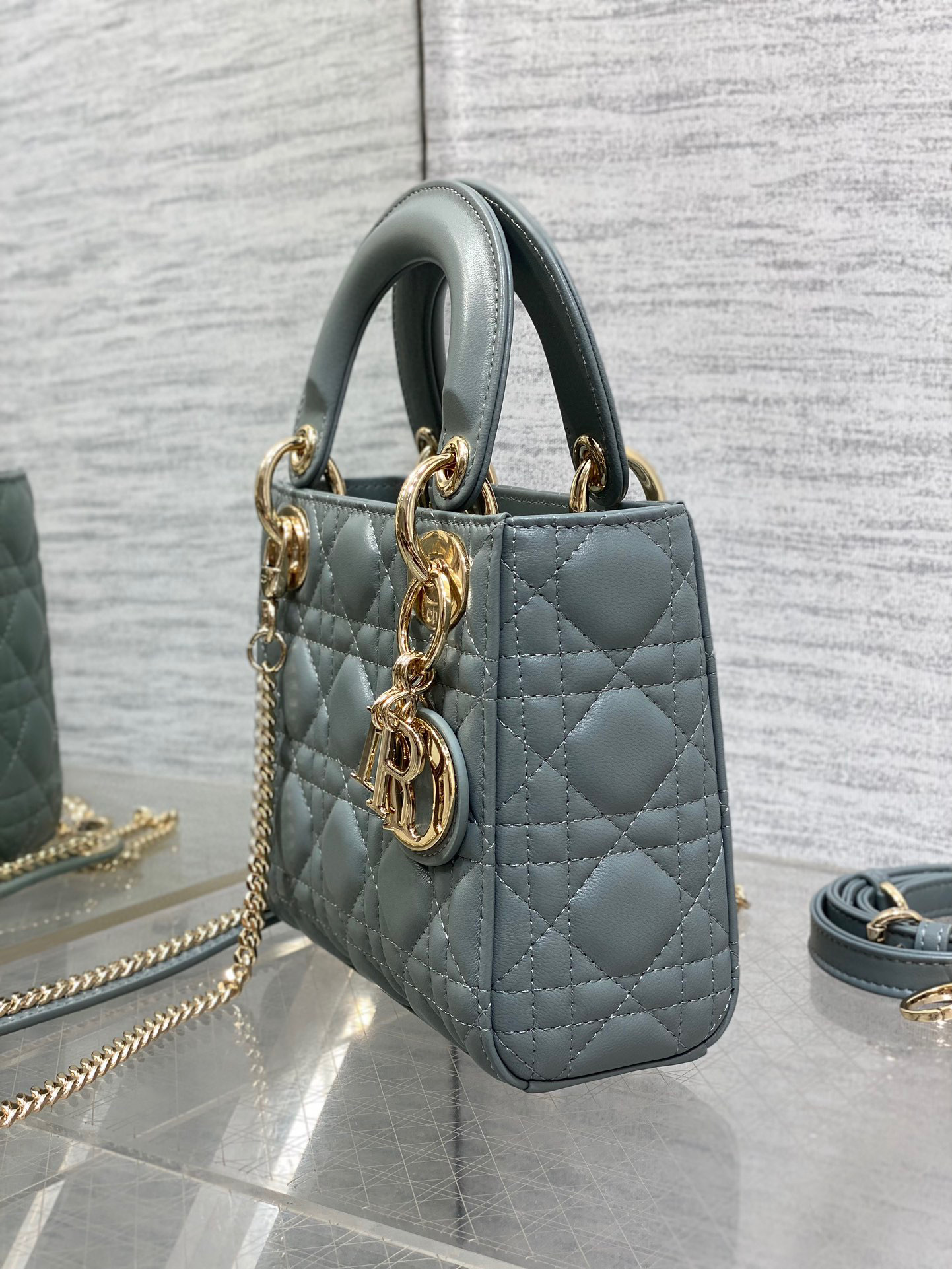 Christian Dior lady Sange Size：17*15*7cm