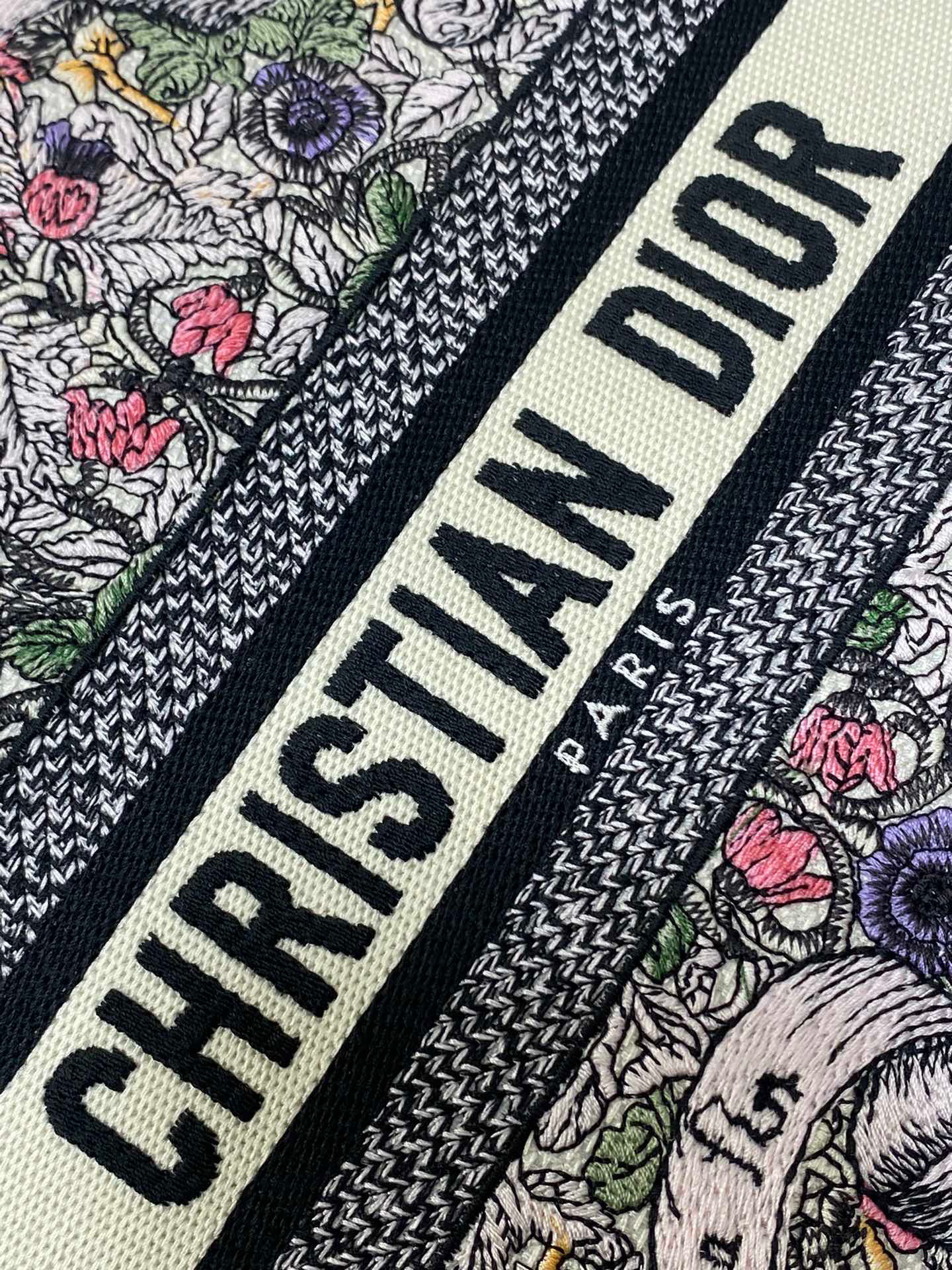 Christian Dior Lady Wuge Dimensioni: 24*11*20cm