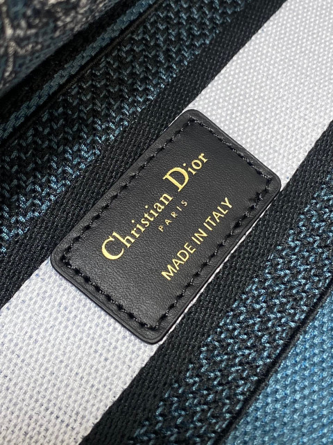 Christian Dior Lady Wuge Größe: 24 * 11 * 20 cm