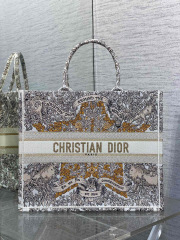 Christian Dior Around the world Size：42*18*35cm