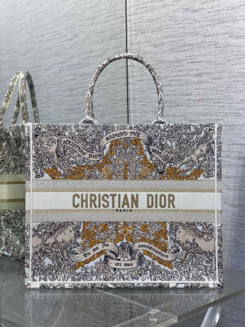 Christian Dior Around the world Size：42*18*35cm