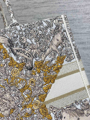 Christian Dior Around the world Size：42*18*35cm