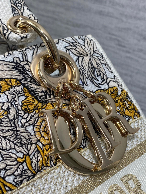 Christian Dior Lady Wuge Saiz：24*11*20sm