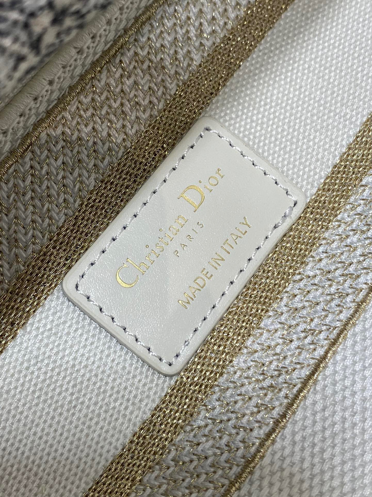 Christian Dior Lady Wuge Saiz：24*11*20sm