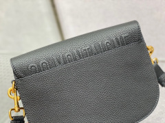 Christian Dior Bobby Bag Größe: 18 * 14 * 5 cm