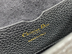 Christian Dior Bobby Bag Größe: 18 * 14 * 5 cm