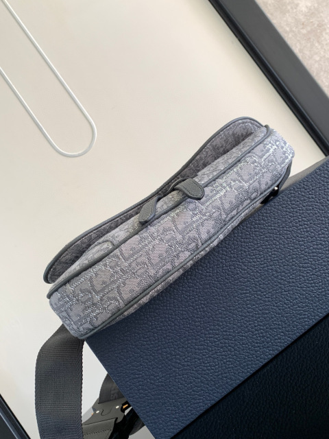 Christian Dior CD斜尺寸：26*19*4.5cm