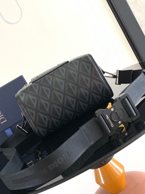 Christian Dior CD Lingot 尺寸：22*10.5*12.5cm