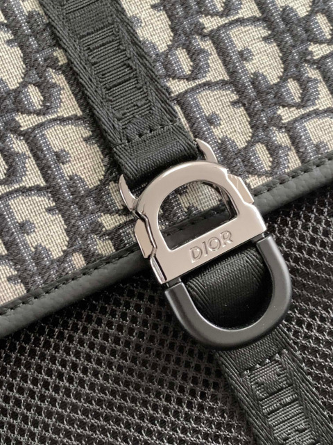 Christian Dior 背包 尺寸：31*41*15cm