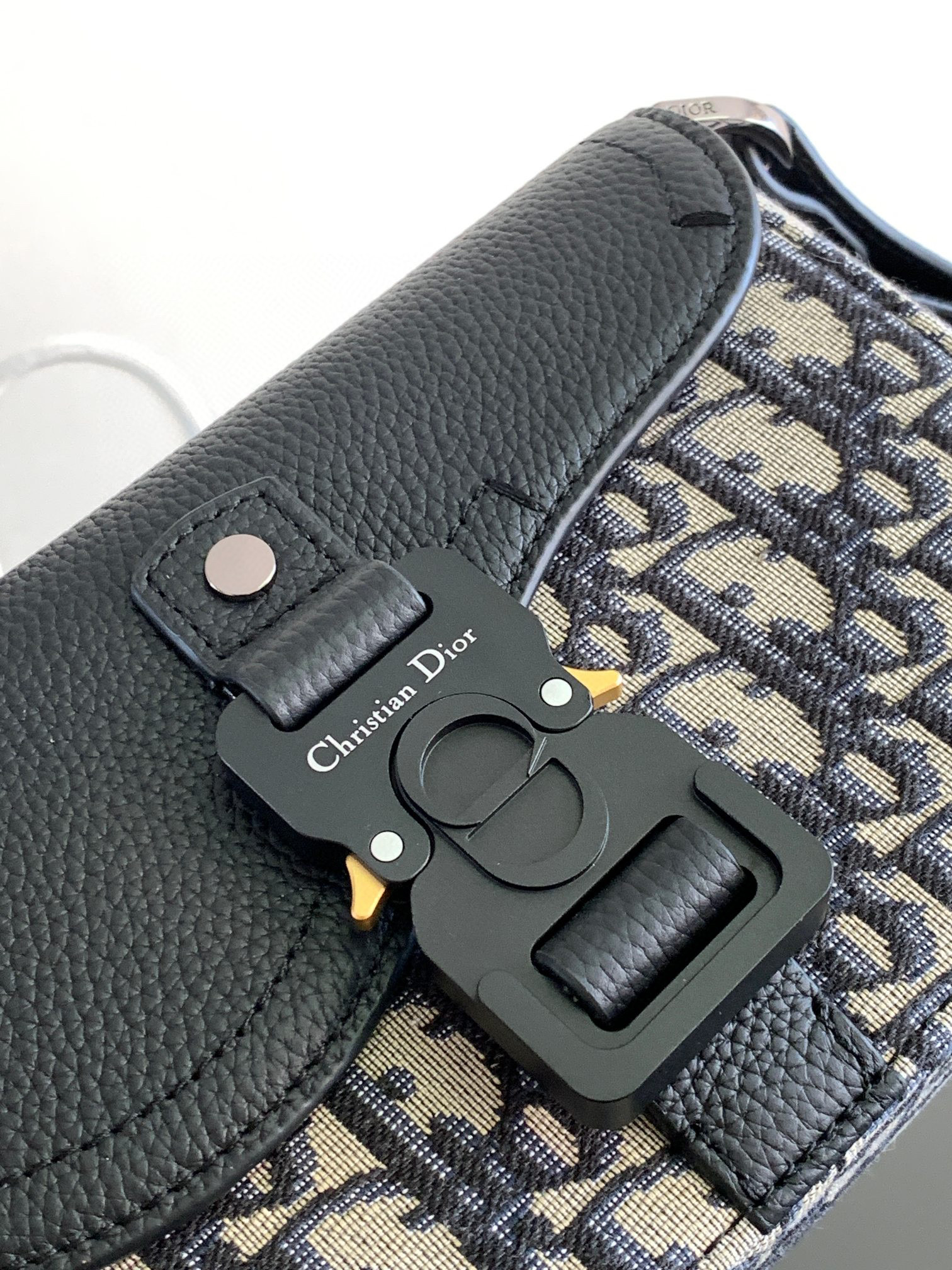 Borsa a mano Saddle di Christian Dior Dimensioni: 19,5*13*4,3 cm