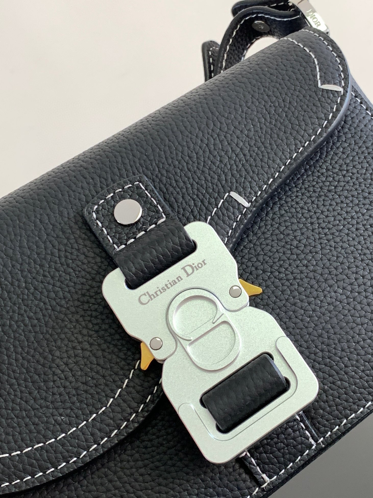 Christian Dior 马鞍手拿包 尺寸：19.5*13*4.3cm