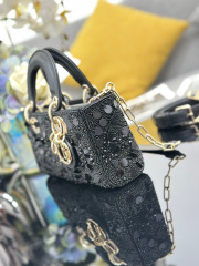 Christian Dior lady edisi terhad Saiz：22*11*6cm