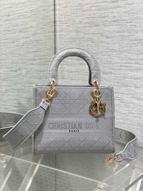 Christian Dior Lady Wuge Größe: 24 * 11 * 20 cm